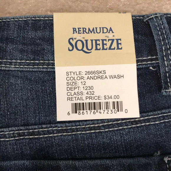 NWT!  denim shorts - Picture 3 of 3